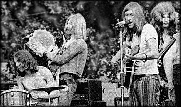 1st Hawkwind line up - live
